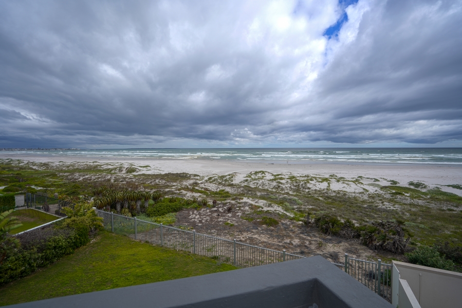 4 Bedroom Property for Sale in Van Riebeeckstrand Western Cape